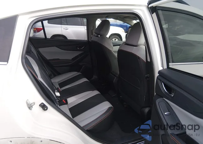 JF2GTANC1KH315717: 44417969