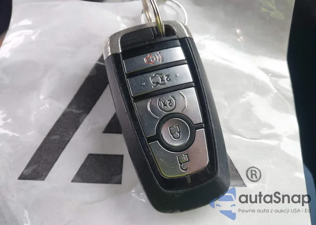 3FA6P0K97HR167992: 44418126