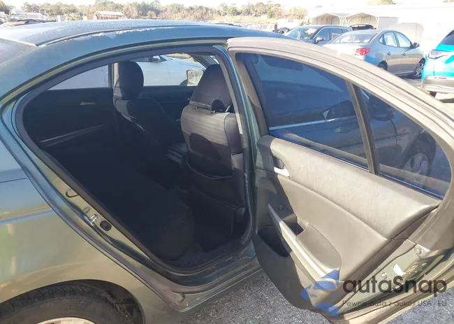 1HGCP26718A118932: 44418400