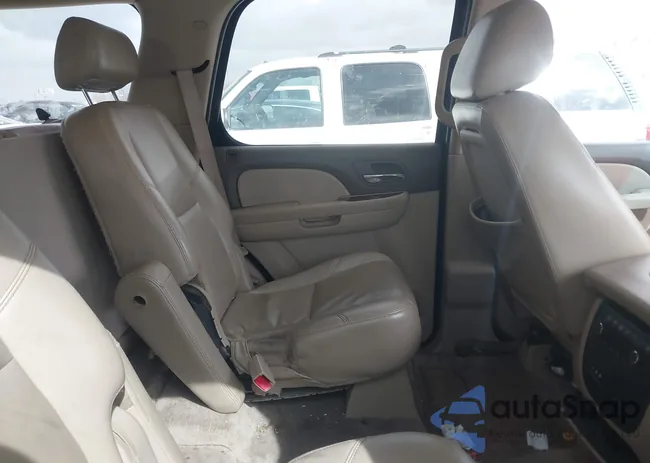 1GNUCCE00AR240897: 44417596