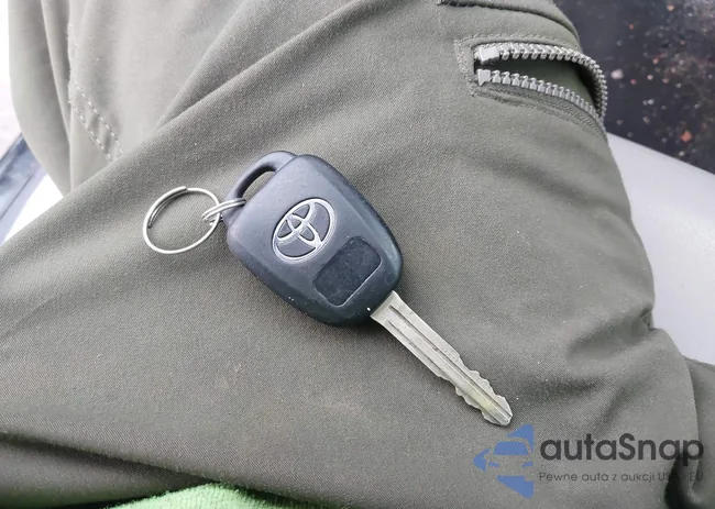 2T1BURHE3FC285230: 44417628