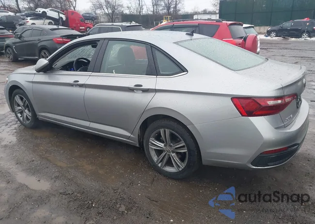 3VWEM7BU0RM033283: 44417713