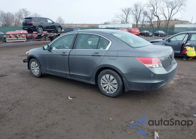 1HGCP25379A042262: 44418819