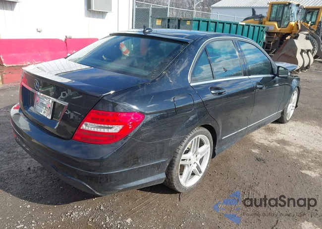 WDDGF4HB1DA773561: 44418853