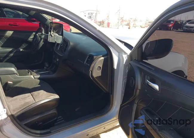 2C3CDXCT9NH231793: 44419117