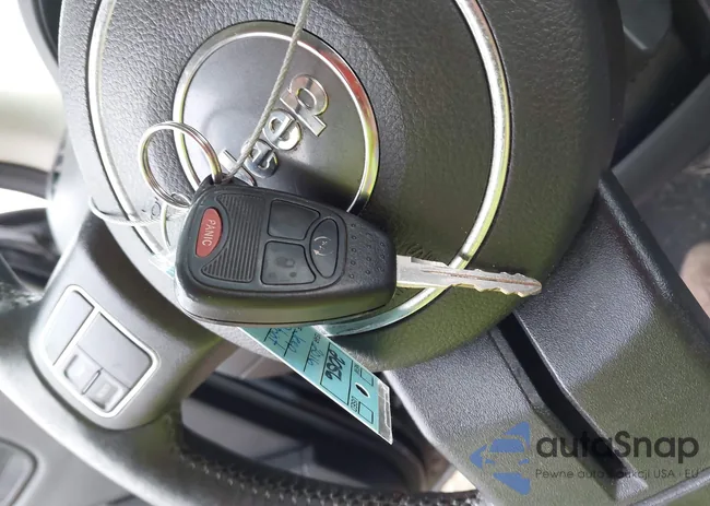 1C4NJPFA6GD582216: 44419249