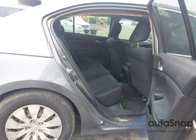 1HGCP2F33BA054543: 44419314