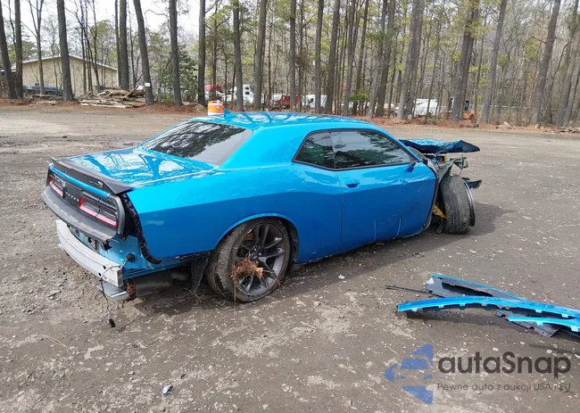 2C3CDZFJ4PH558823: 44419359