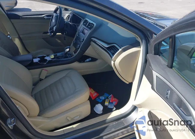 3FA6P0HD2FR131880: 44419829