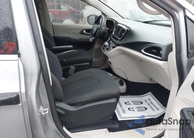 2C4RC1AG2JR109776: 44419858