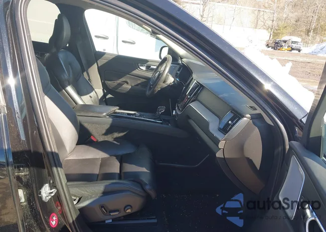 LYVA22RL0JB122756: 44419925