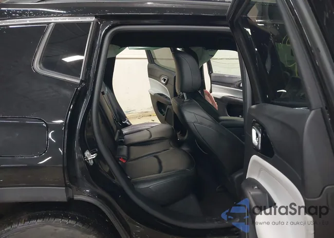 3C4NJDCN1ST535670: 44420033