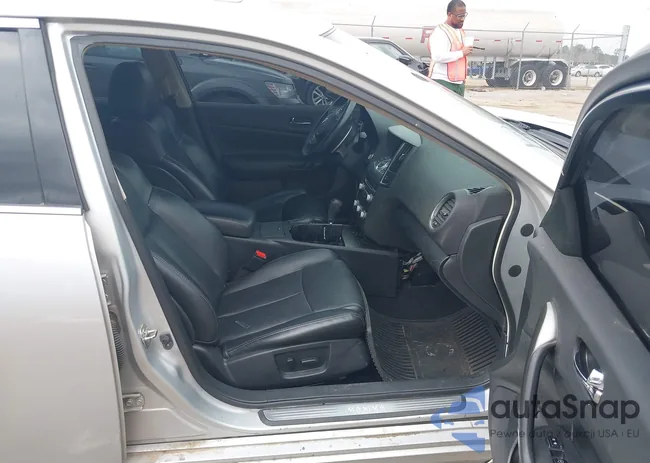 1N4AA5AP4EC491145: 44420117