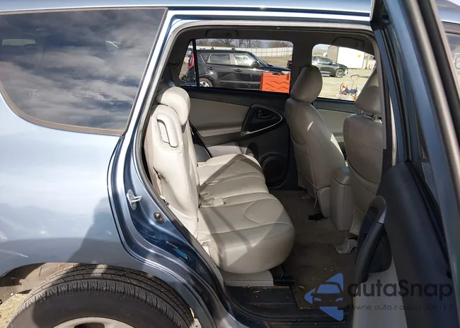 JTMBF4DV4AD030682: 44420241