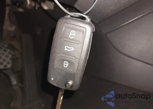 3VWD17AJ9FM268904: 44419500