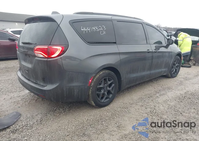 2C4RC1BG1JR234587: 44419629