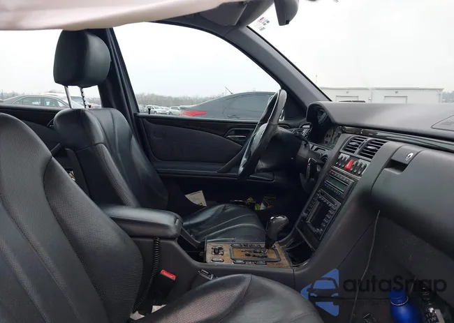 WDBJF74J42B468964: 44419746