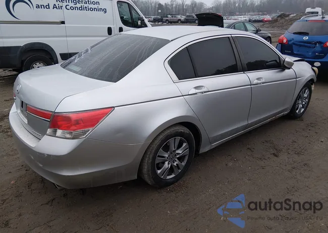 1HGCP2F61CA167841: 44420960