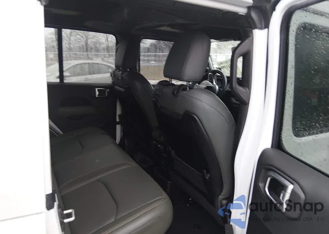 1C4RJXU61RW144419: 44421106