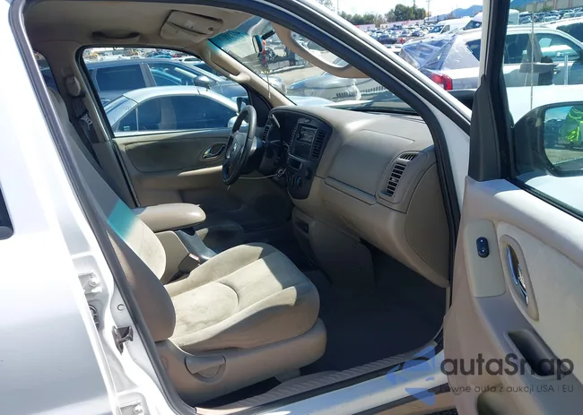 4F2YU09111KM05356: 44421108