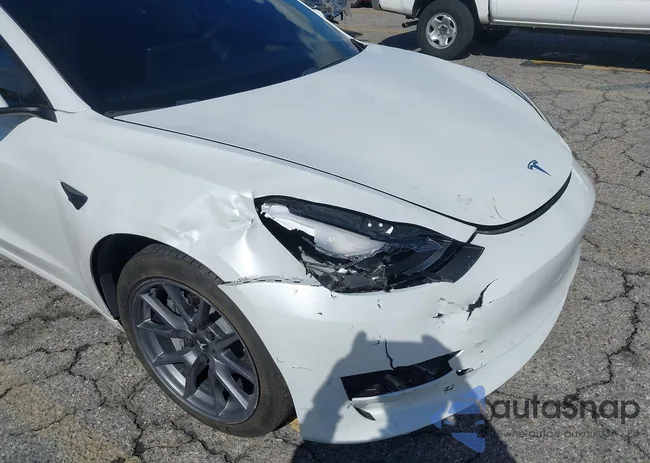 5YJ3E1EAXMF001931: 44421138