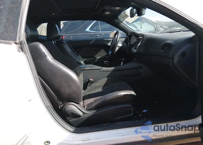 2C3CDZFJ8FH910347: 44421178