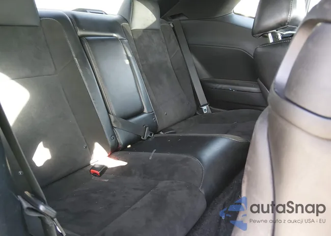 2C3CDZFJ8FH910347: 44421178