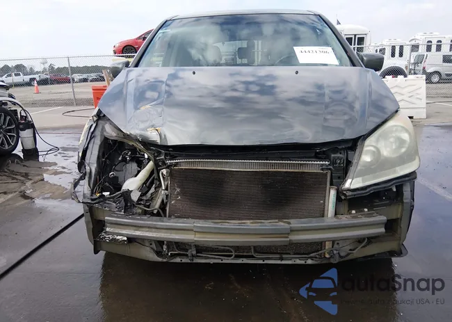 5FNRL38428B023106: 44421306