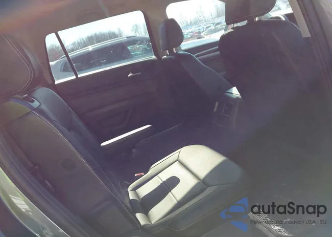 1V2KP2CA3NC552911: 44421311