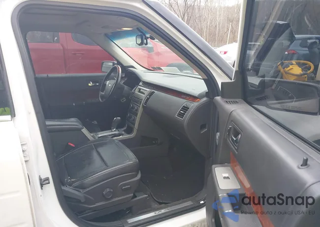 2FMEK63CX9BA62070: 44420457