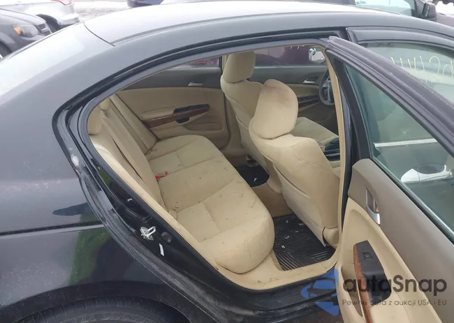 1HGCP36778A049329: 44420609