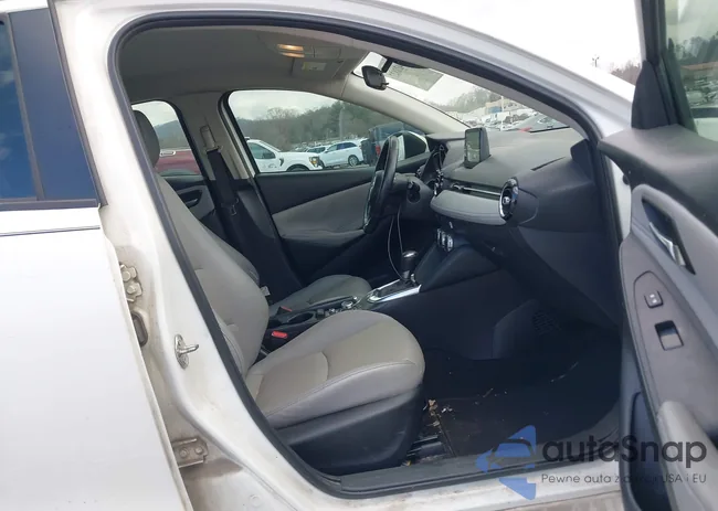 3MYDLBYV4KY505201: 44421827