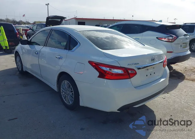 1N4AL3AP8HC284888: 44422218