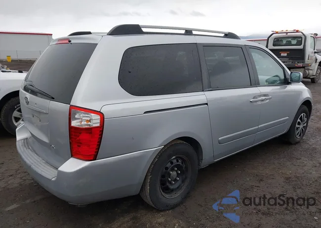 KNDMB233076167818: 44422258