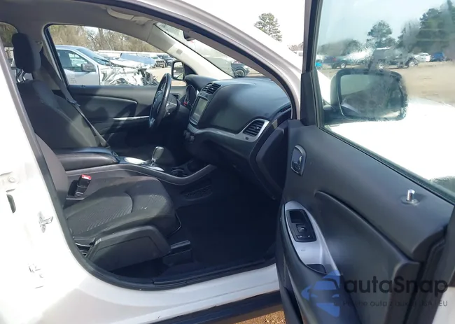 3C4PDCBBXKT872985: 44421446