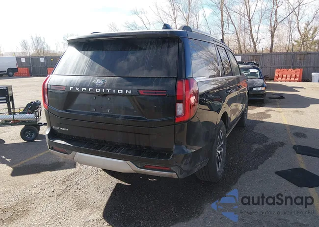 1FMJU1M88SEA18228: 44421512