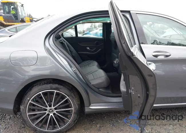 WDDWF8EB1LR551075: 44421625