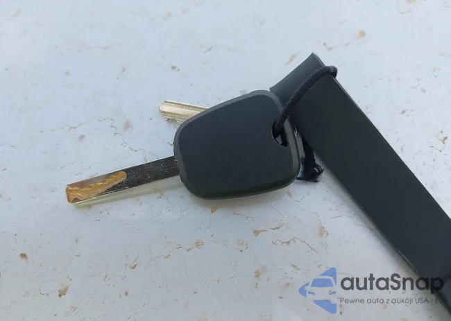 3KPA24AD9LE309145: 44421772