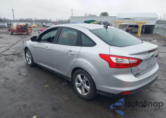 1FADP3F22EL124421: 44422943