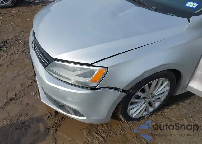 3VWLZ7AJ8BM307092: 44423135