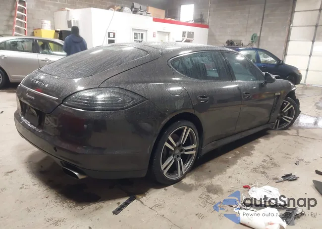 WP0AA2A72BL010152: 44423355