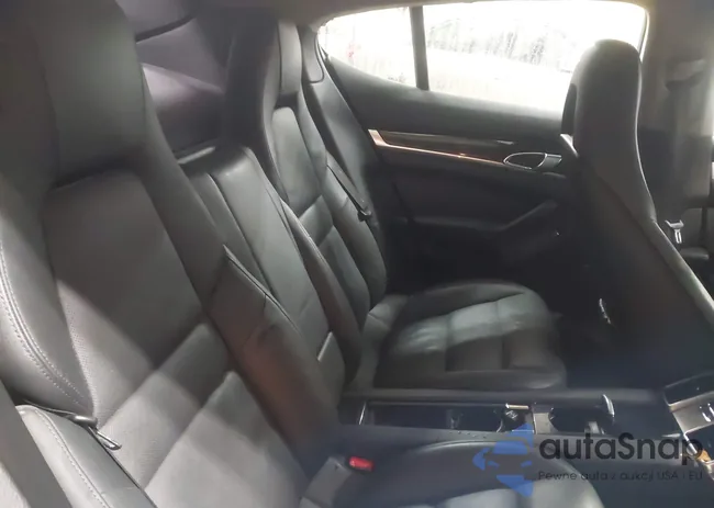 WP0AA2A72BL010152: 44423355