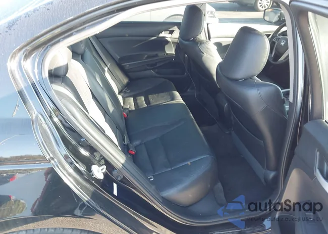 1HGCP2F64CA196184: 44423963