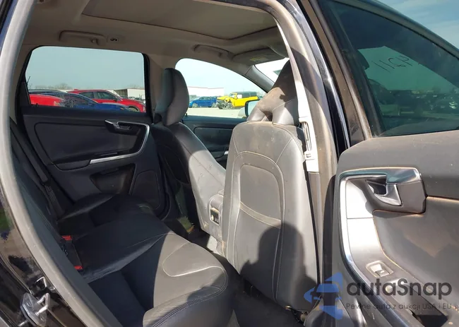 YV440MDM8F2741237: 44424211