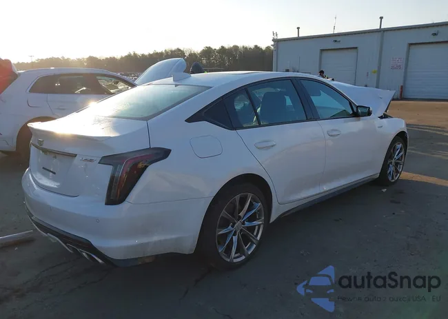 1G6DV5RW9R0122539: 44424395