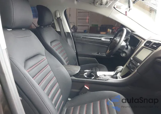 3FA6P0LU6GR329418: 44423416