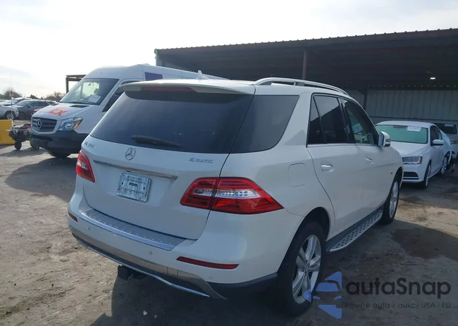 4JGDA5HB7CA093093: 44423513