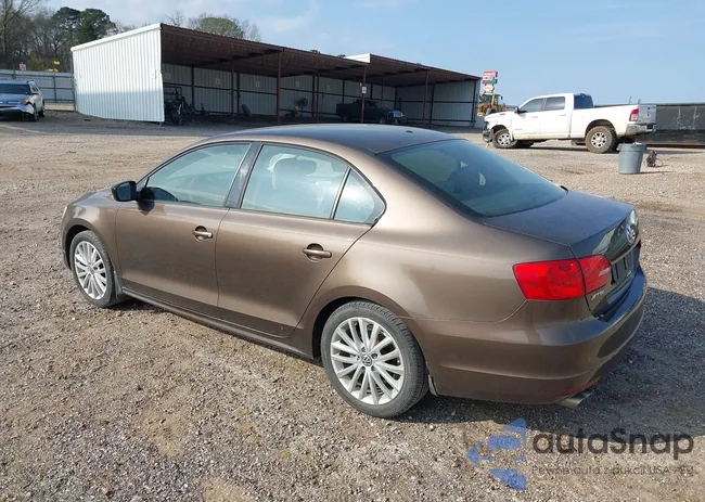 3VW1K7AJ7EM209736: 44423589