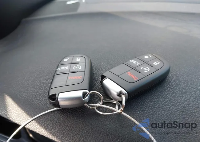 2C3CDXGJXMH508880: 44423667