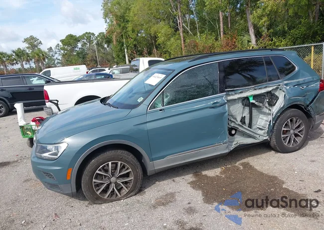 3VV3B7AX5LM077834: 44423669